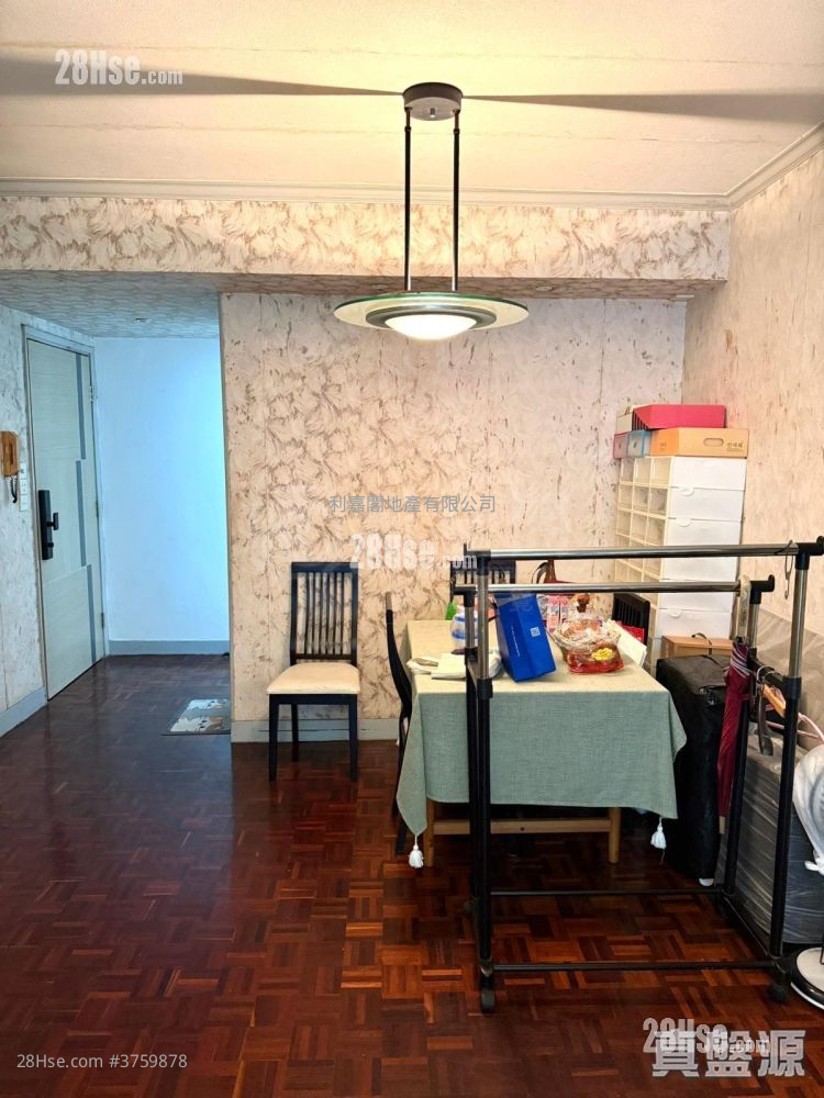 和富中心 售盘 3 房 , 2 浴室 733 平方尺