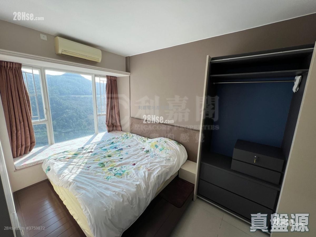 领都 售盘 4 房 , 3 浴室 974 平方尺