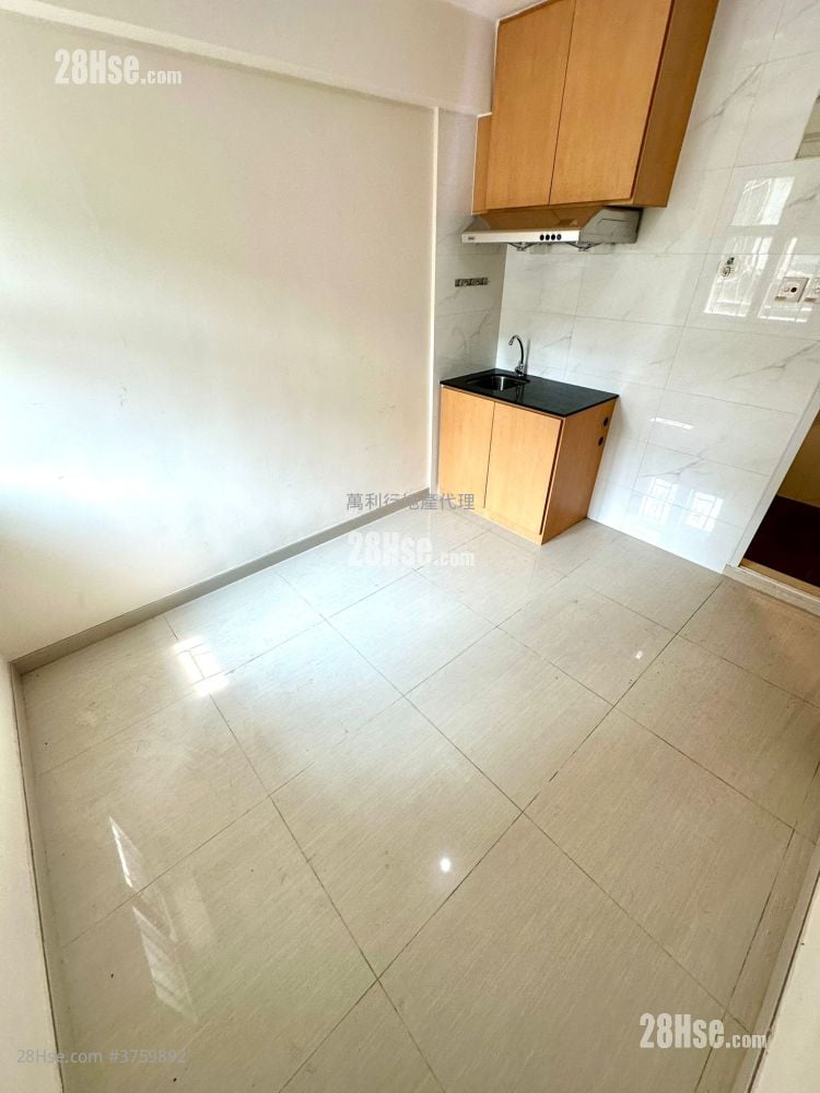 Village Rental Studio , 1 Bathroom 150 ft²