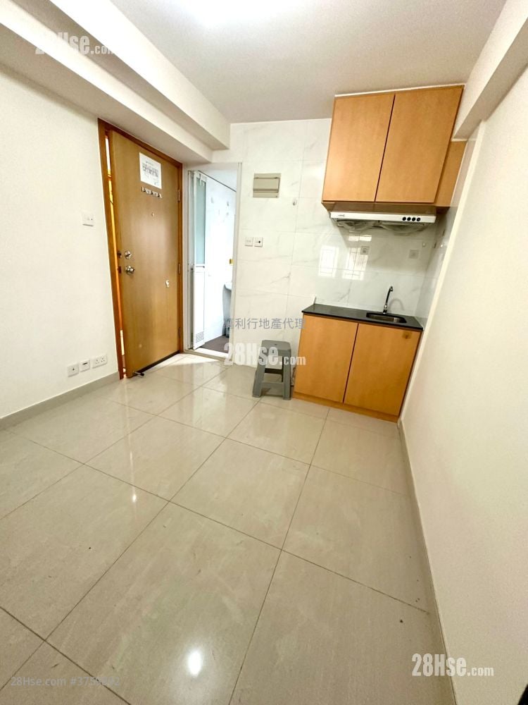 Village Rental Studio , 1 Bathroom 150 ft²