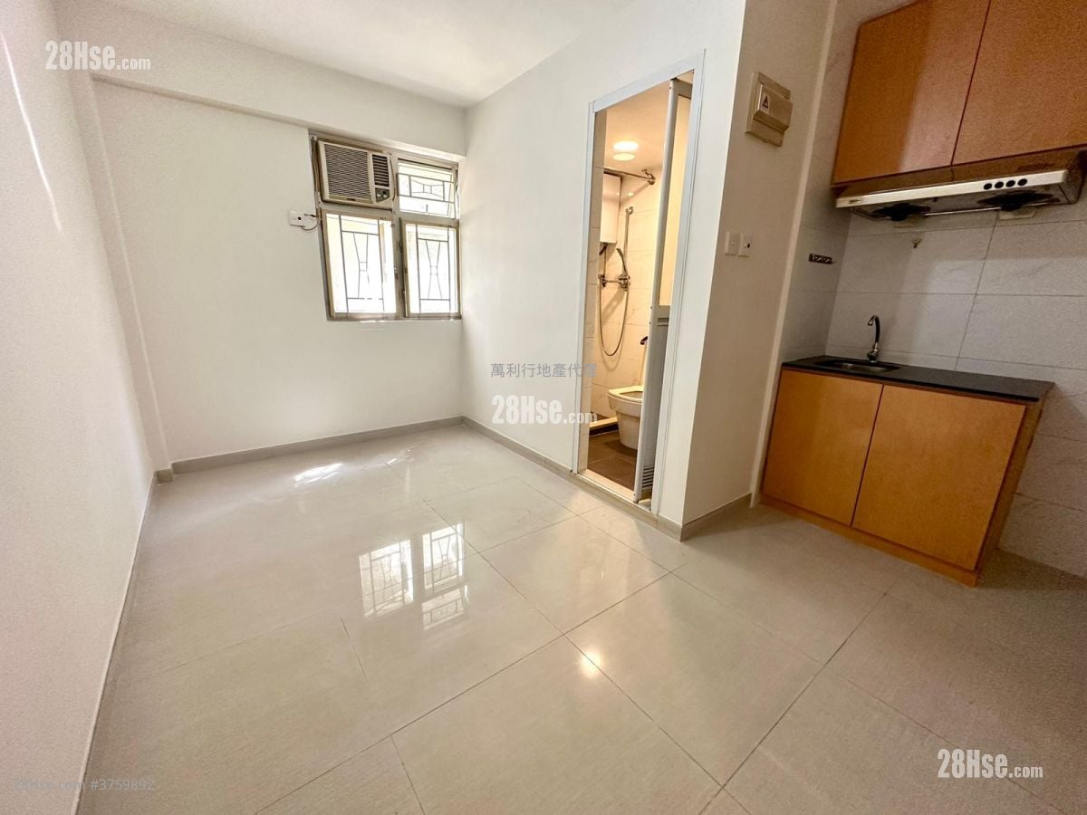 Village Rental Studio , 1 Bathroom 150 ft²