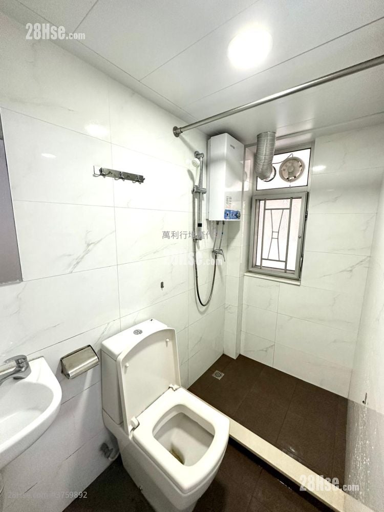 Village Rental Studio , 1 Bathroom 150 ft²
