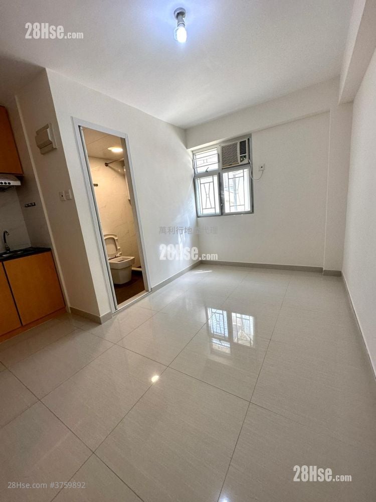 Village Rental Studio , 1 Bathroom 150 ft²