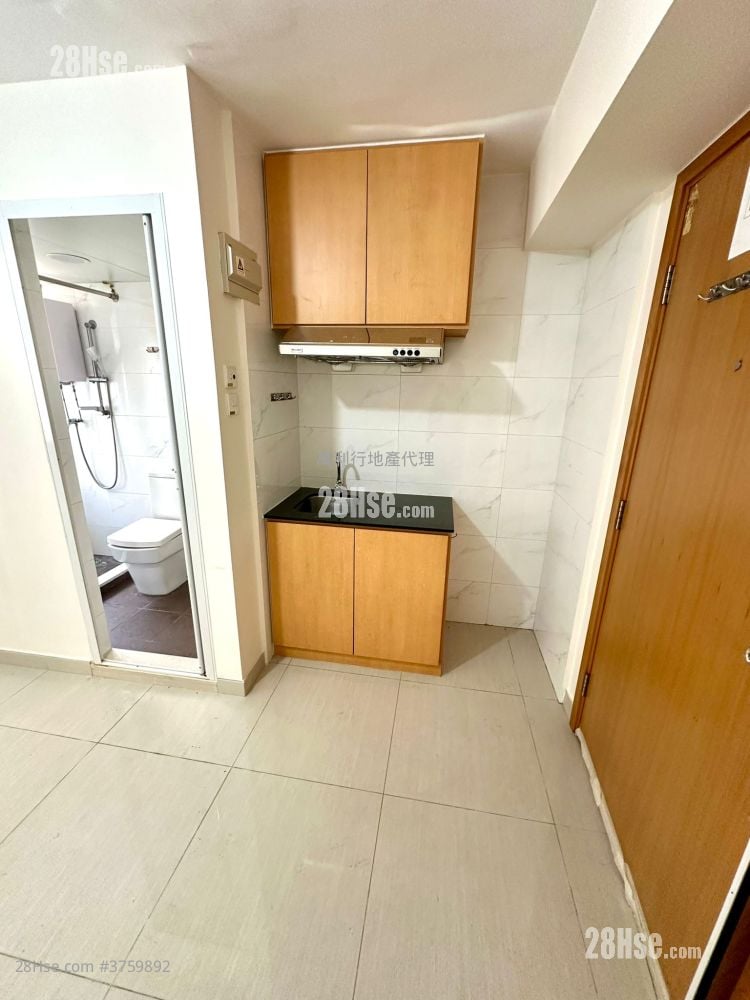 Village Rental Studio , 1 Bathroom 150 ft²