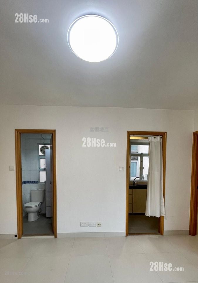 Whampoa Estate Sell 2 Bedrooms , 1 Bathroom 380 ft²
