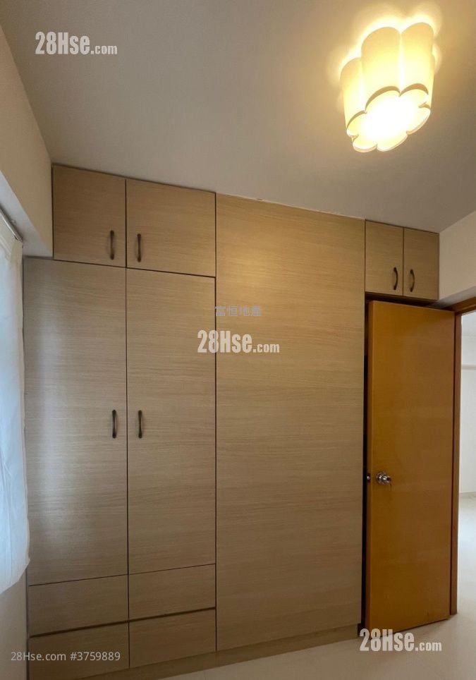 Whampoa Estate Sell 2 Bedrooms , 1 Bathroom 380 ft²