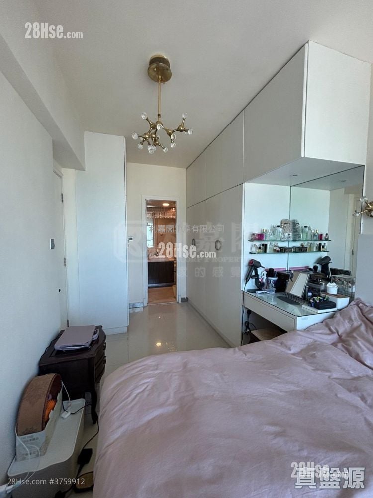 领都 售盘 4 房 , 3 浴室 976 平方尺