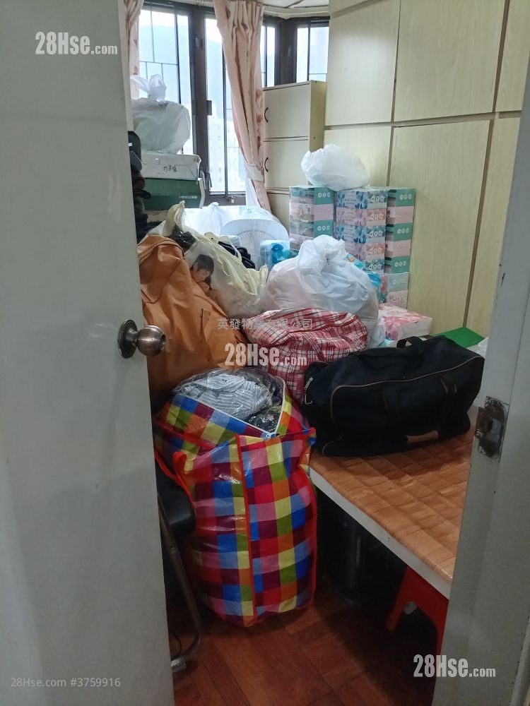 Eldo Court Sell 3 Bedrooms , 1 Bathroom 566 ft²