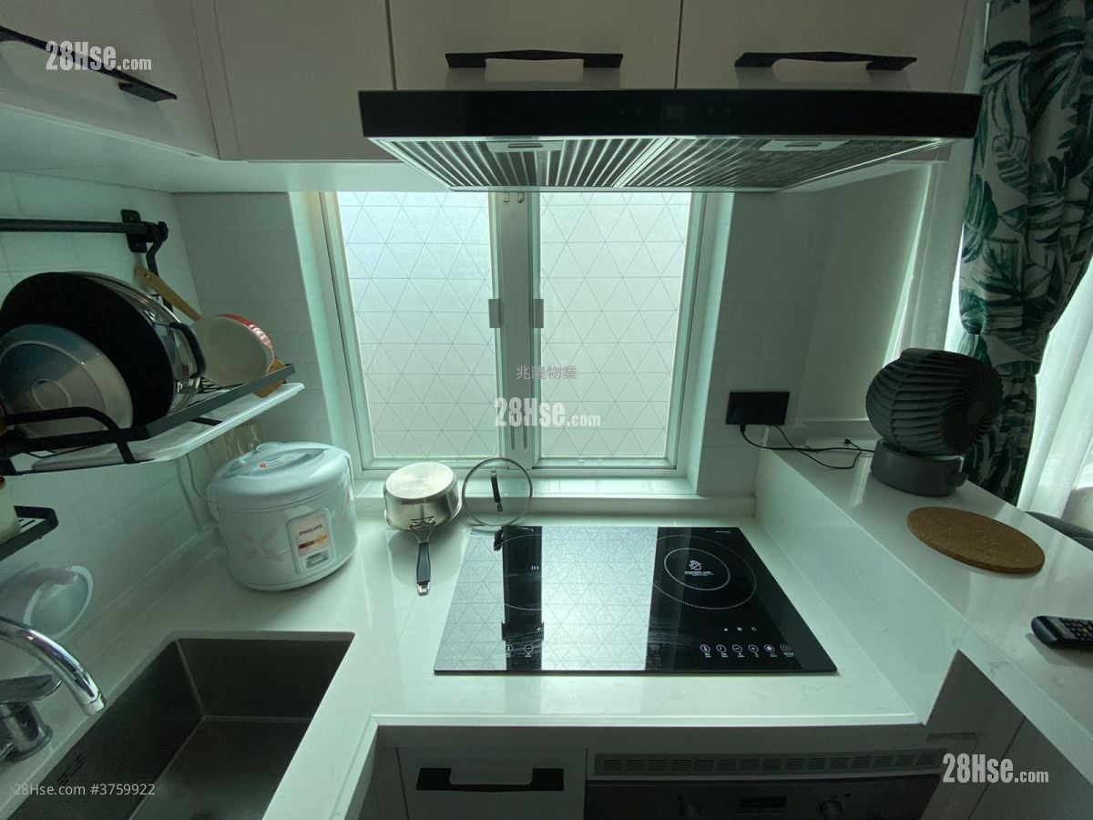 Yat Sun Building Sell 2 Bedrooms , 1 Bathroom 454 ft²