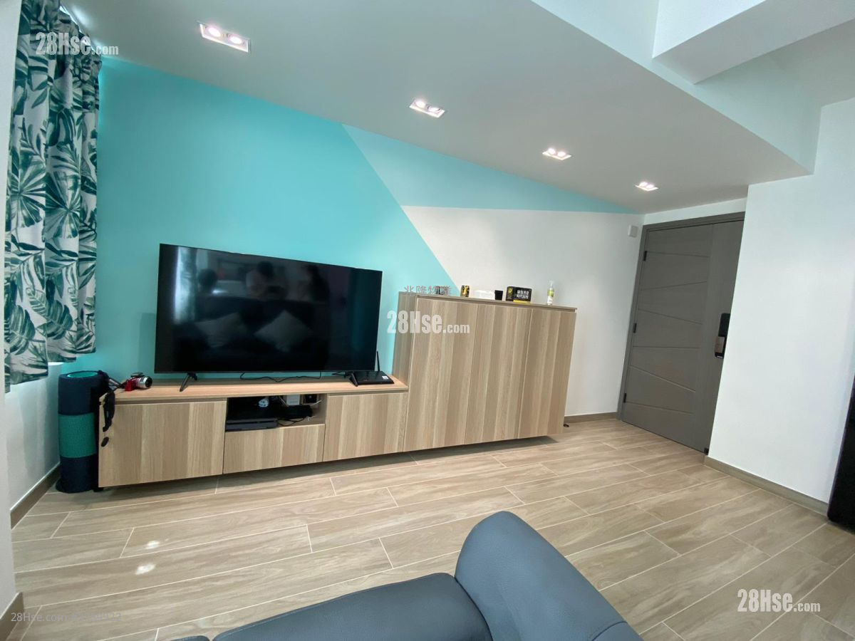 Yat Sun Building Sell 2 Bedrooms , 1 Bathroom 454 ft²