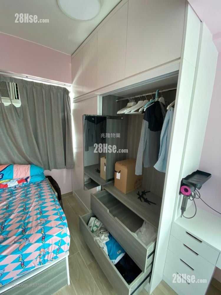 Yat Sun Building Sell 2 Bedrooms , 1 Bathroom 454 ft²