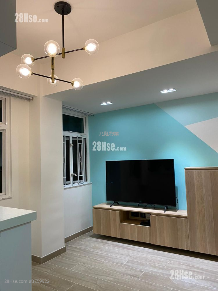 Yat Sun Building Sell 2 Bedrooms , 1 Bathroom 454 ft²