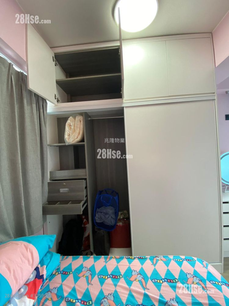 Yat Sun Building Sell 2 Bedrooms , 1 Bathroom 454 ft²