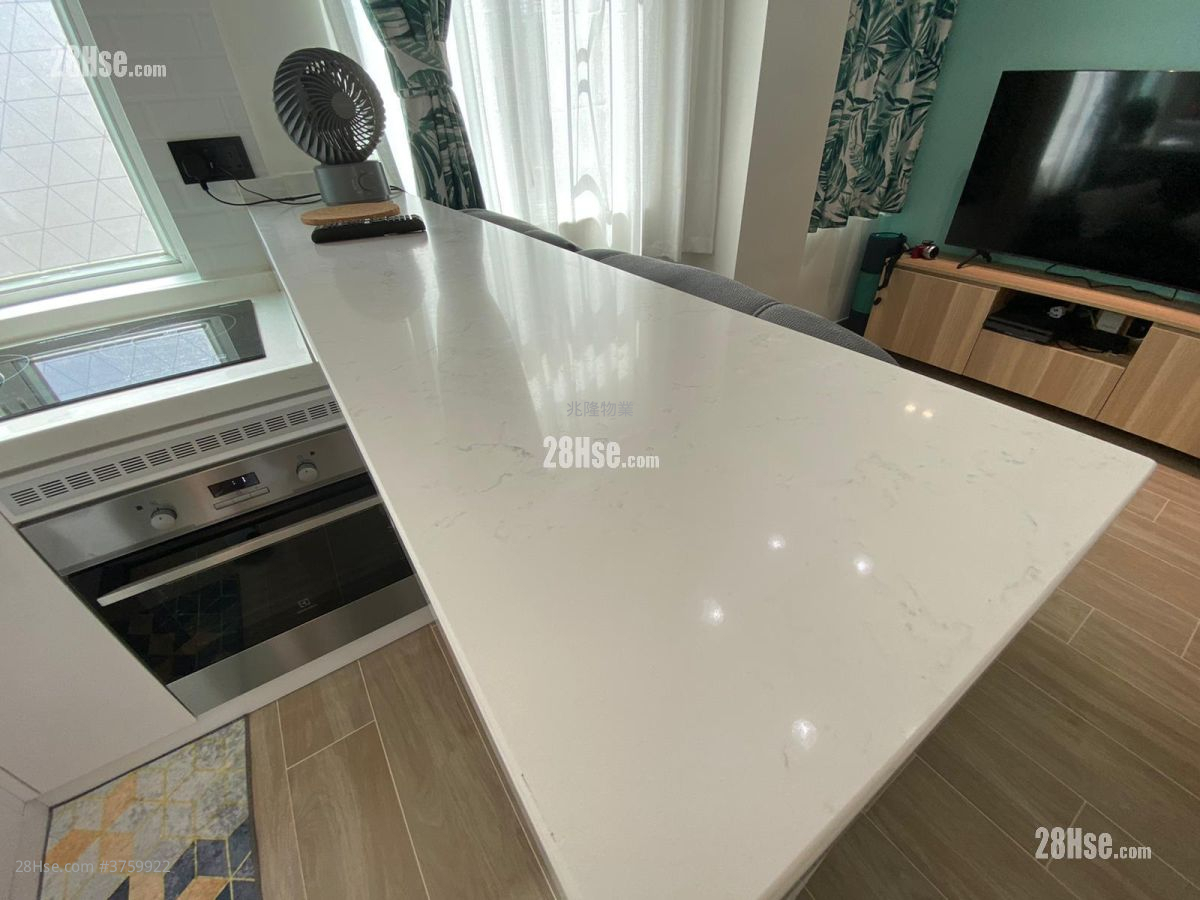 Yat Sun Building Sell 2 Bedrooms , 1 Bathroom 454 ft²