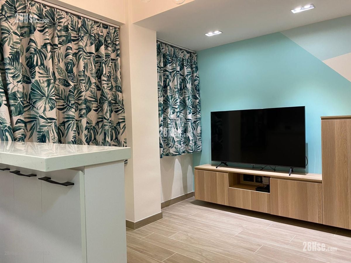 Yat Sun Building Sell 2 Bedrooms , 1 Bathroom 454 ft²