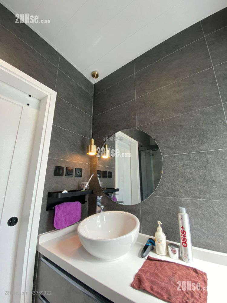 Yat Sun Building Sell 2 Bedrooms , 1 Bathroom 454 ft²