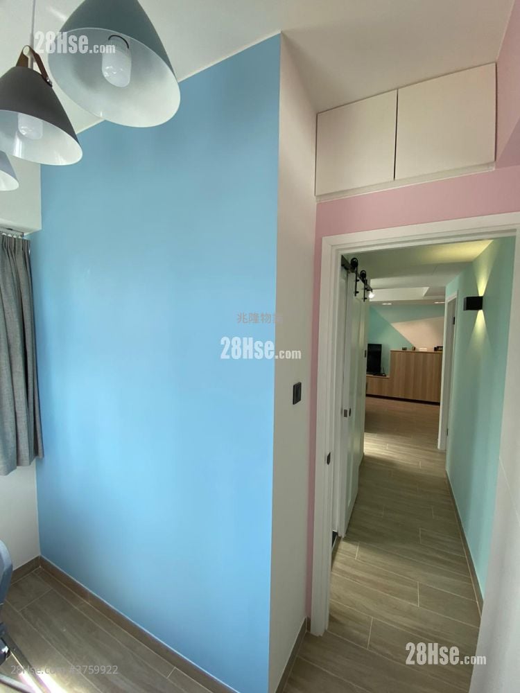 Yat Sun Building Sell 2 Bedrooms , 1 Bathroom 454 ft²