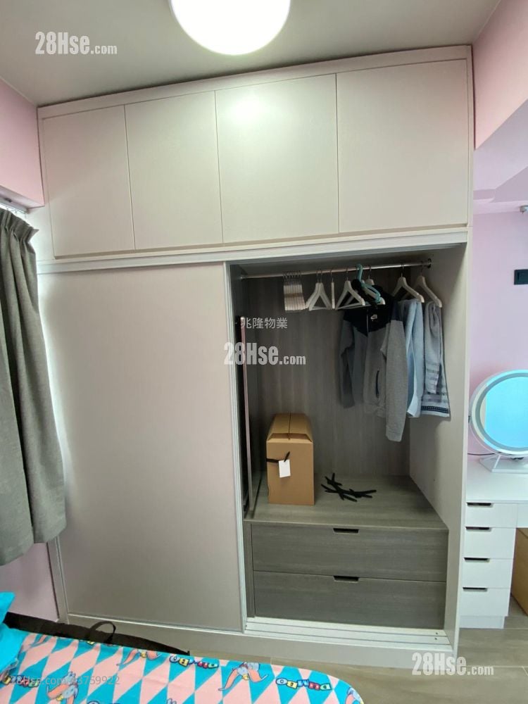 Yat Sun Building Sell 2 Bedrooms , 1 Bathroom 454 ft²