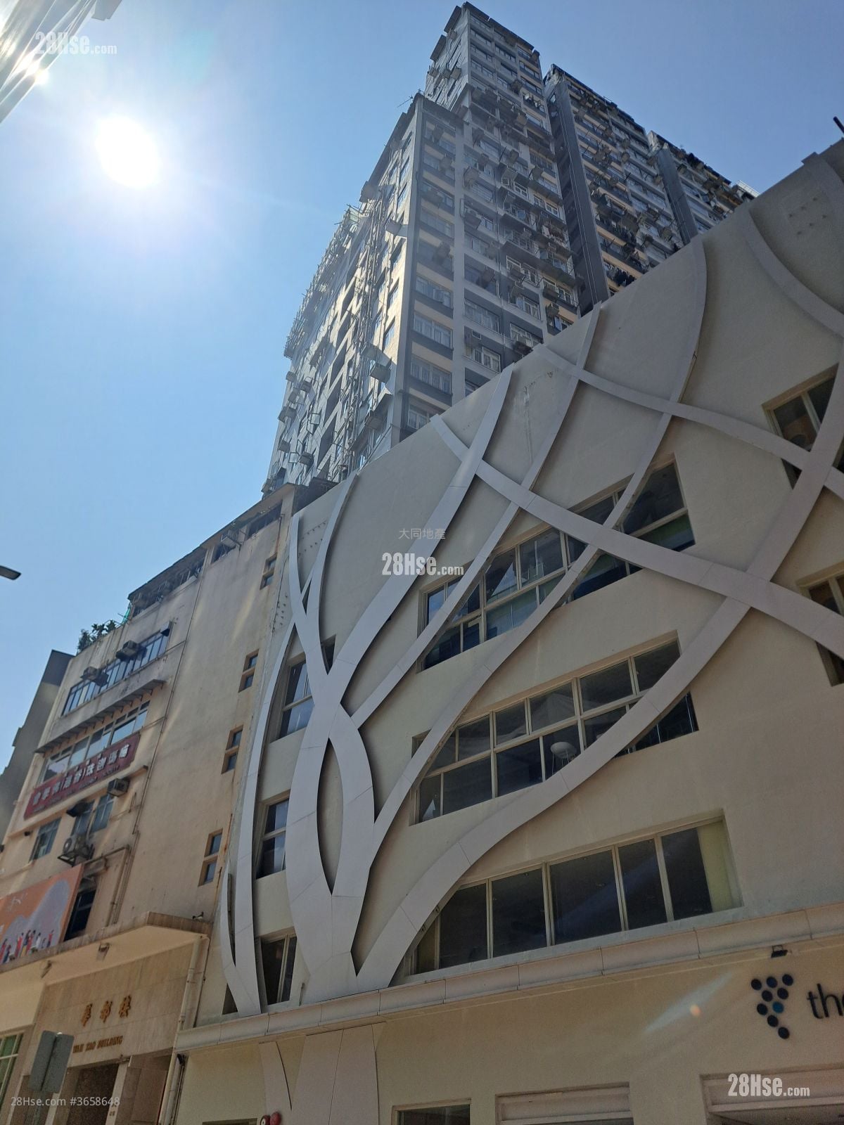 Wah To Building Sell 4 Bedrooms , 4 Bathrooms 565 ft²