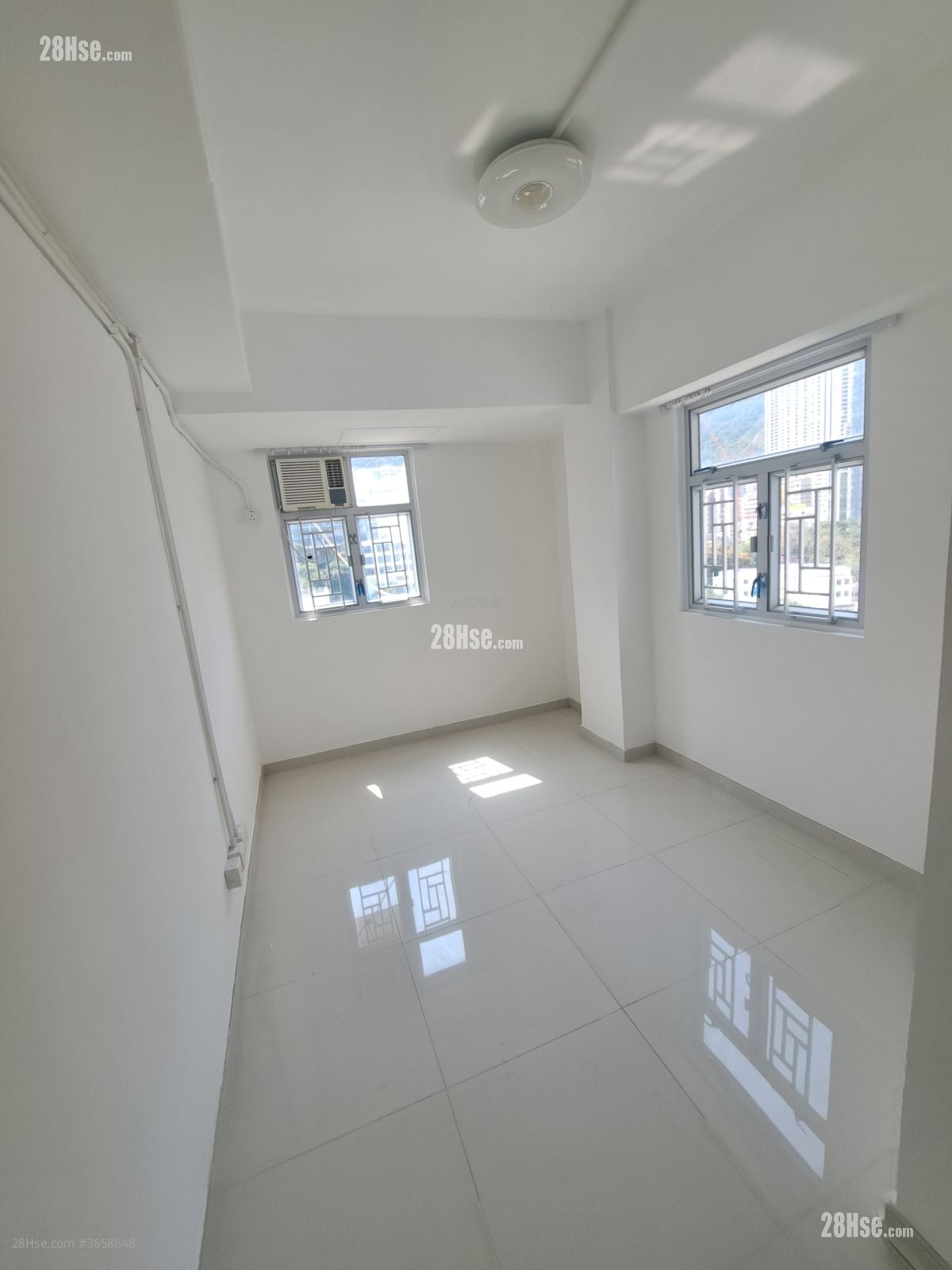 Wah To Building Sell 4 Bedrooms , 4 Bathrooms 565 ft²