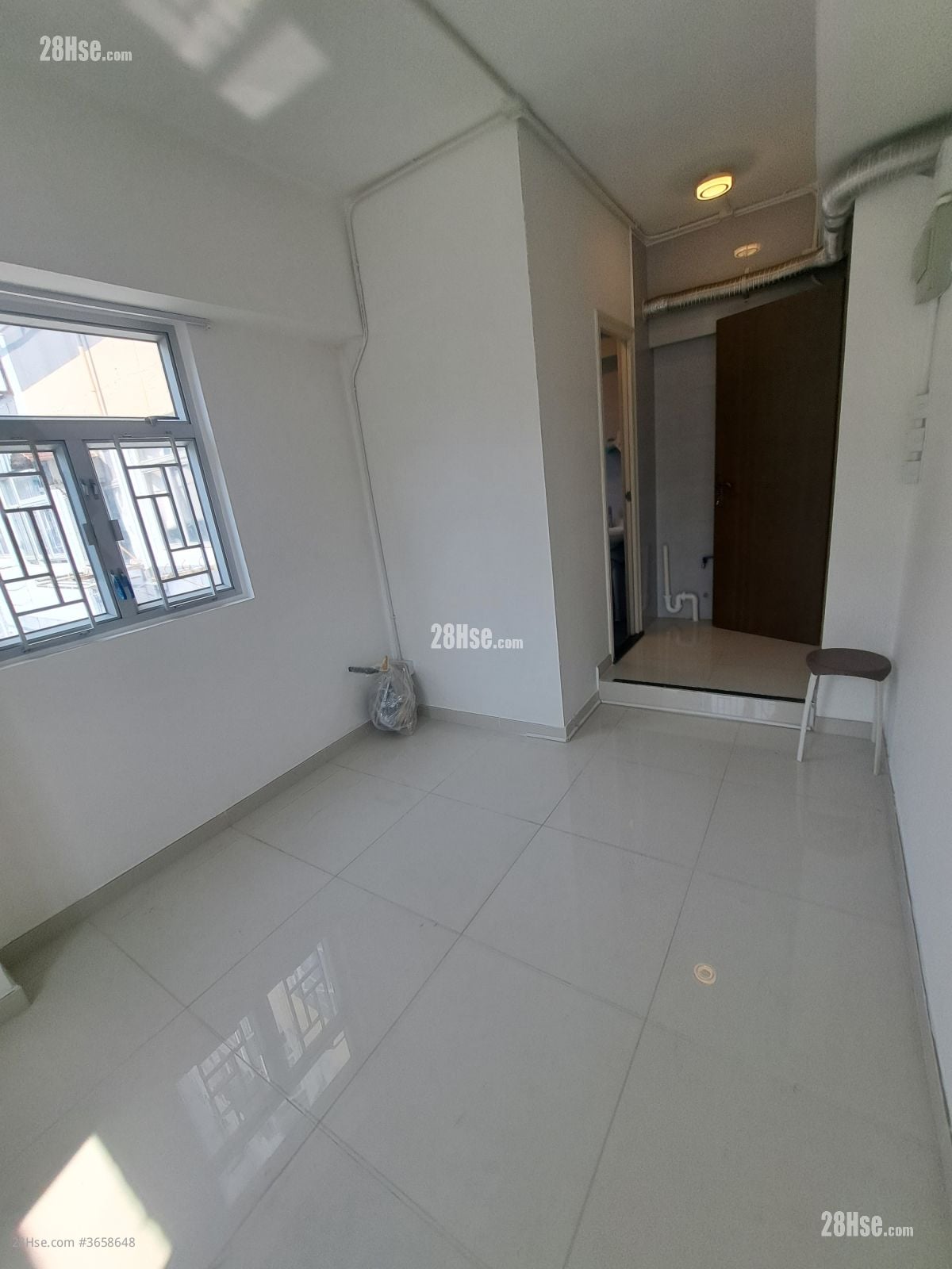 Wah To Building Sell 4 Bedrooms , 4 Bathrooms 565 ft²