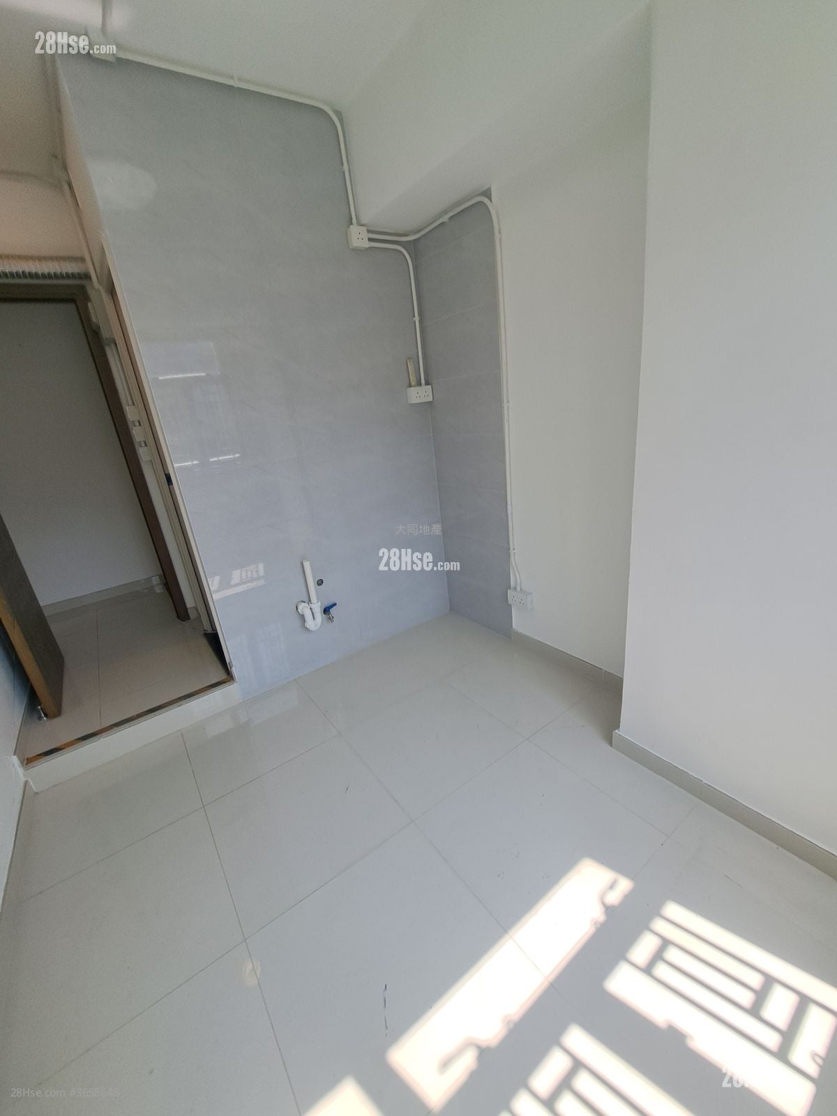 Wah To Building Sell 4 Bedrooms , 4 Bathrooms 565 ft²