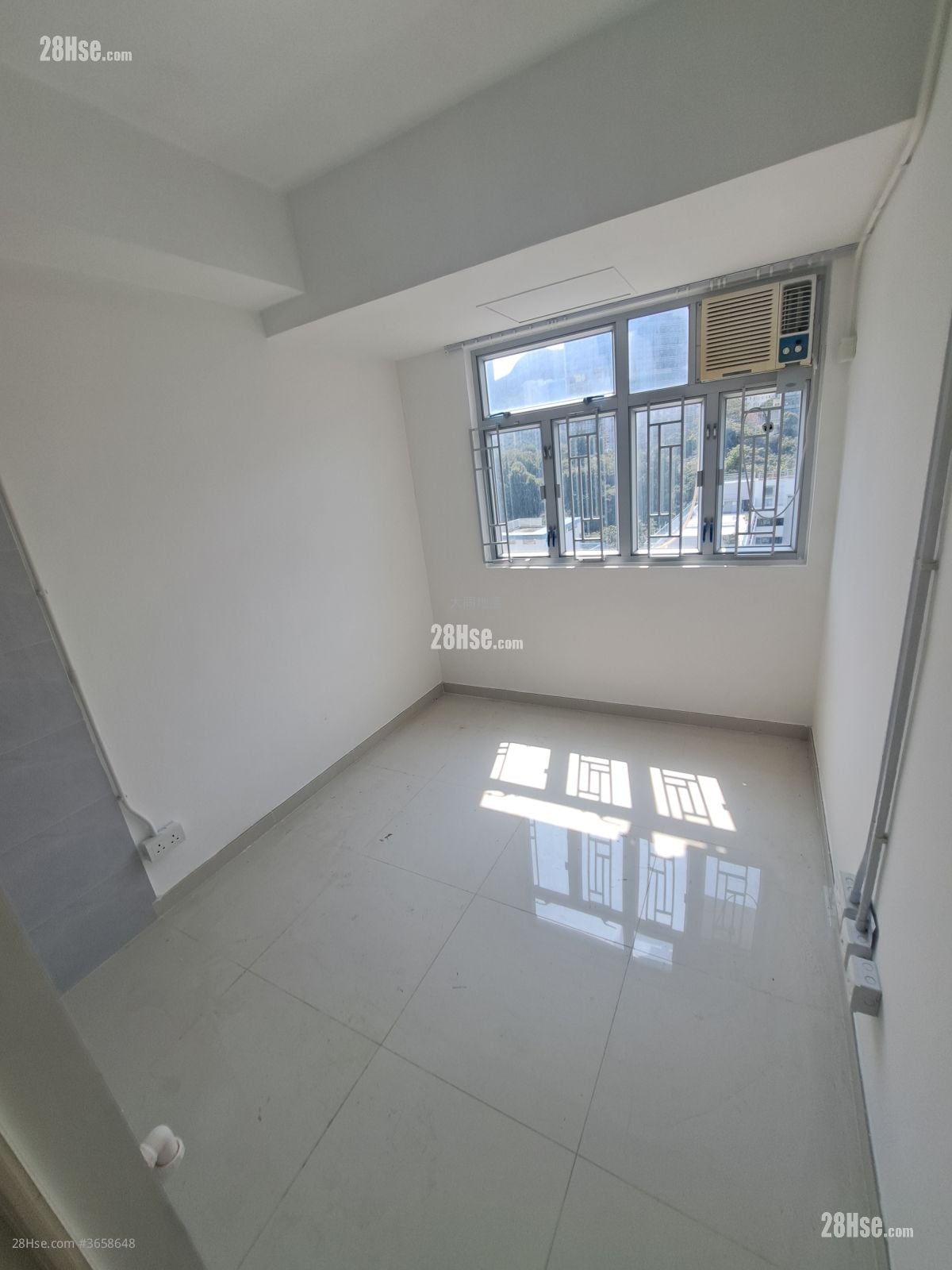 Wah To Building Sell 4 Bedrooms , 4 Bathrooms 565 ft²