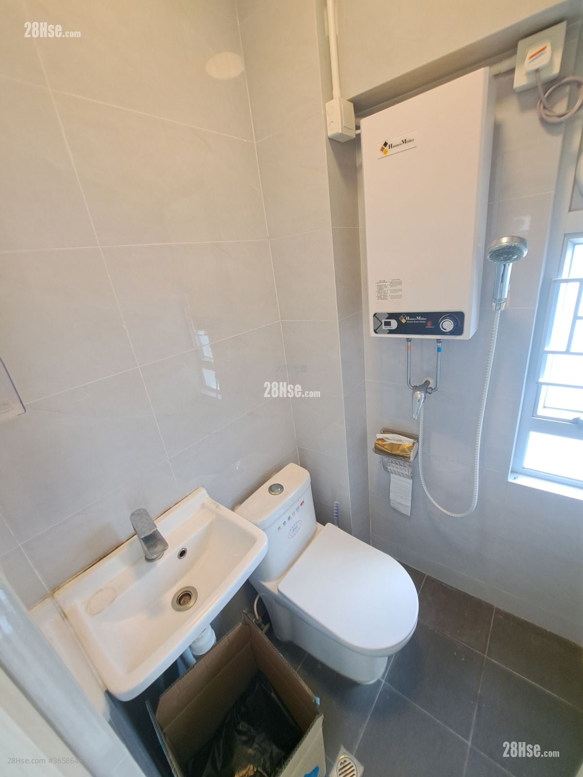 Wah To Building Sell 4 Bedrooms , 4 Bathrooms 565 ft²