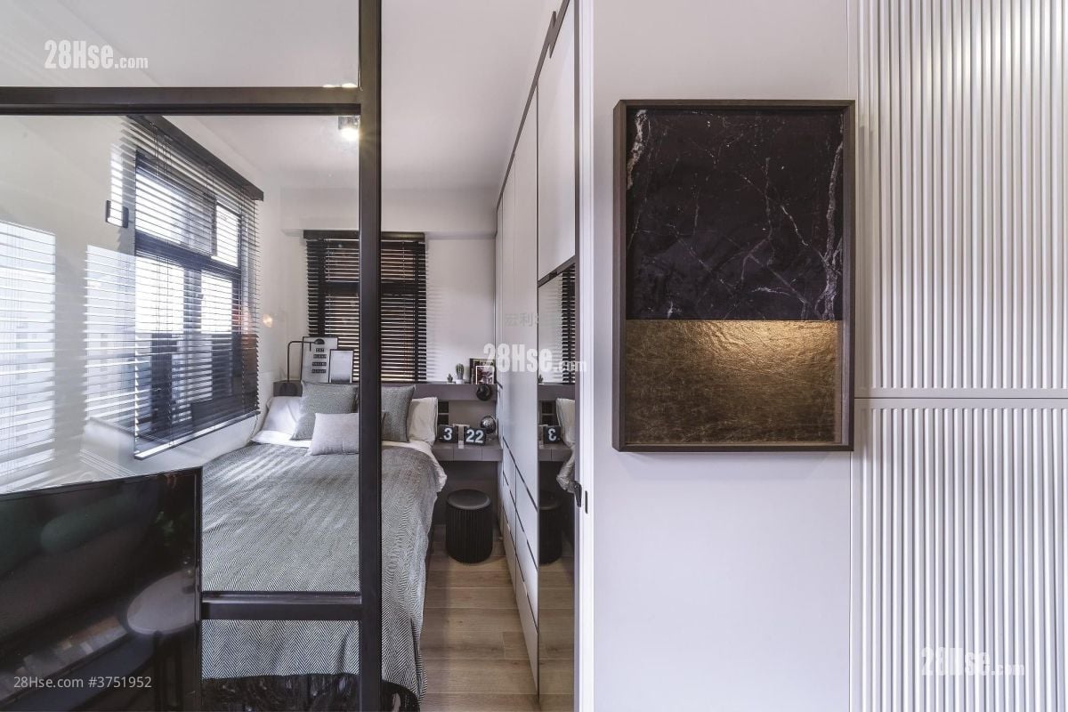 Gold Mine Building Sell 1 Bedroom , 1 Bathroom 240 ft²