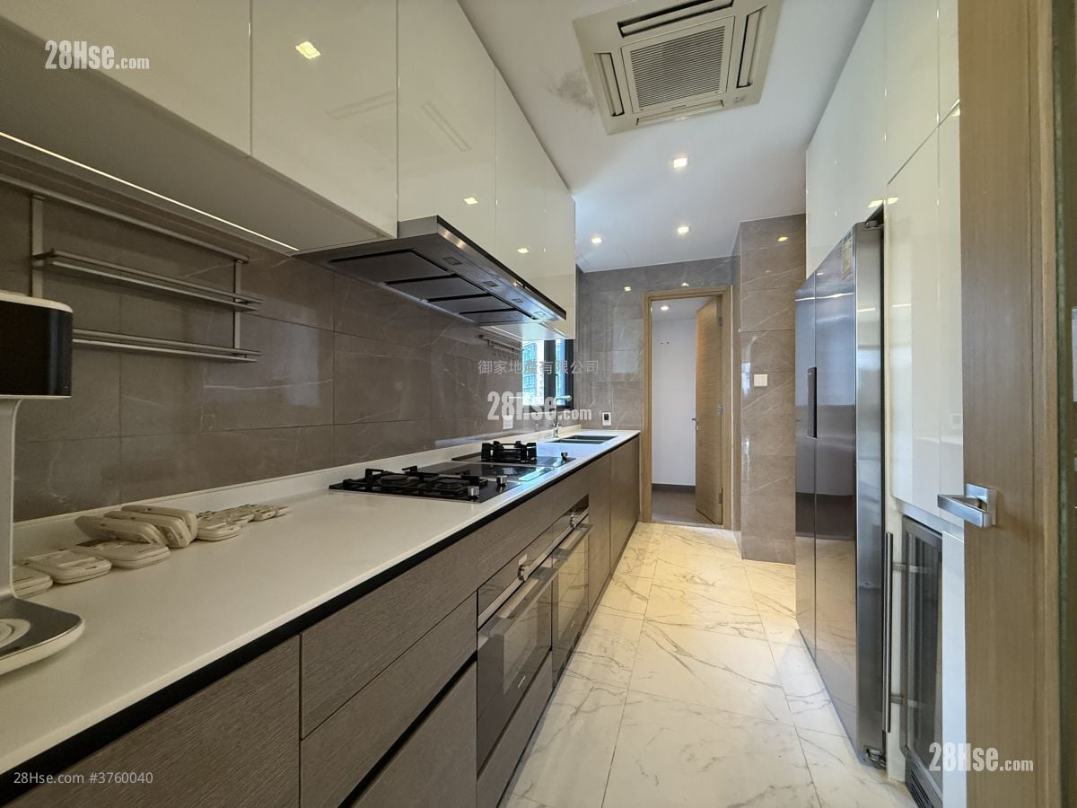厨房: 满名山 售盘 4 房 , 3 浴室 1,398 平方尺