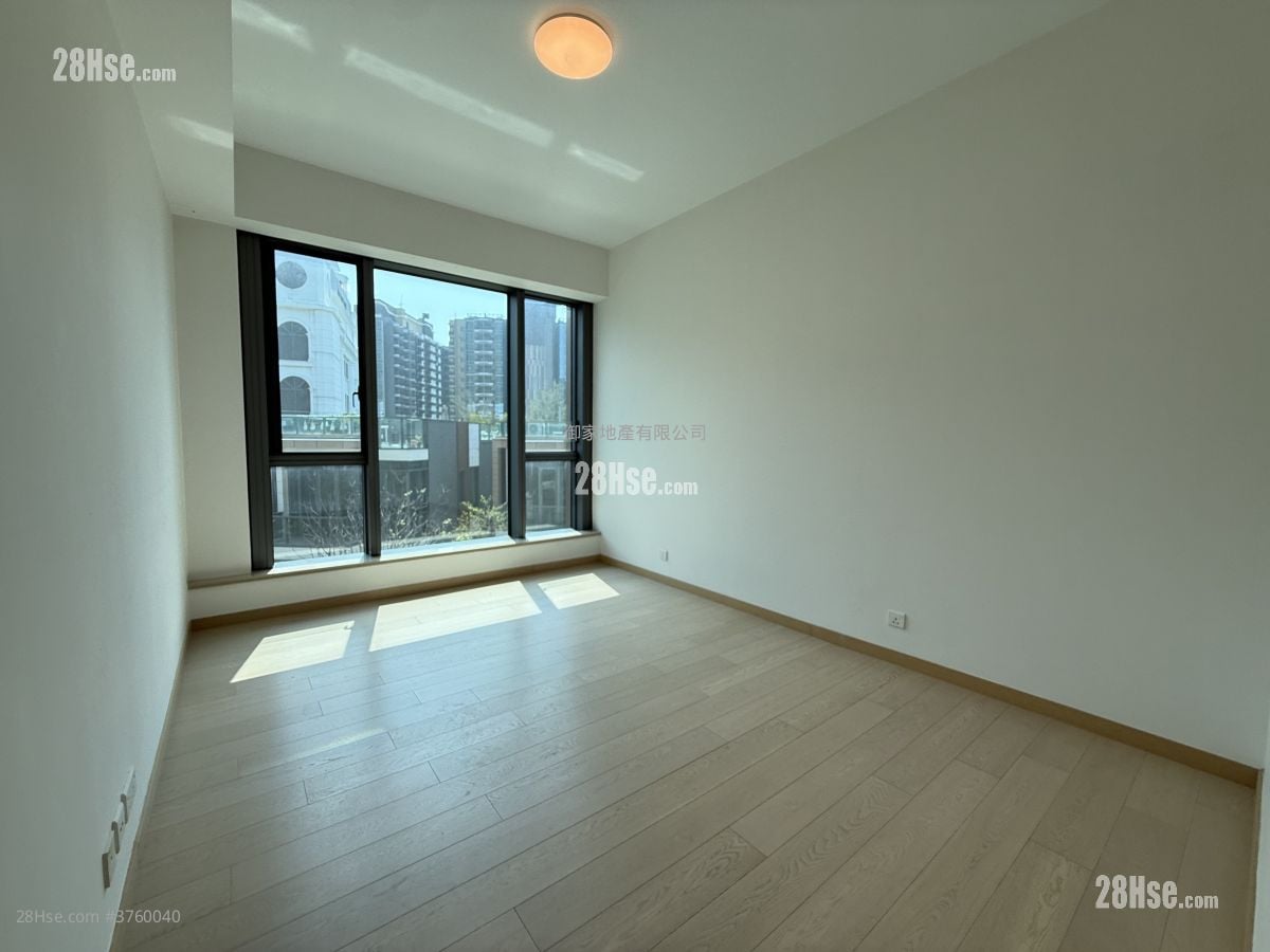 主人房: 满名山 售盘 4 房 , 3 浴室 1,398 平方尺