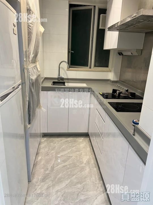 Hemera Sell 4 Bedrooms , 2 Bathrooms 749 ft²