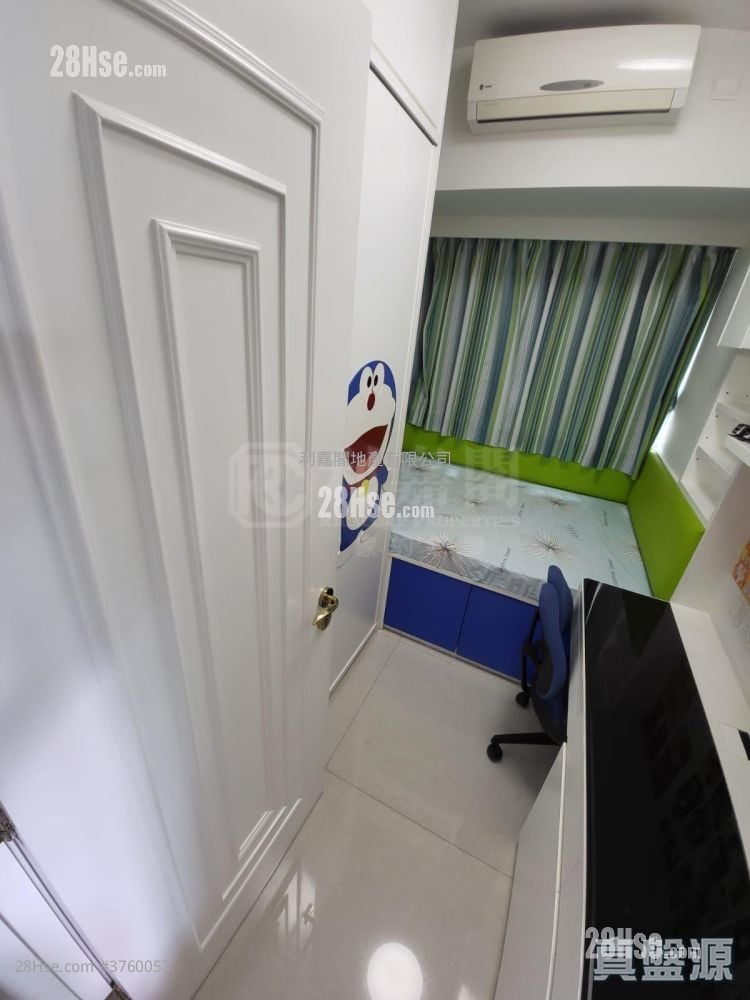 Hemera Sell 3 Bedrooms 819 ft²