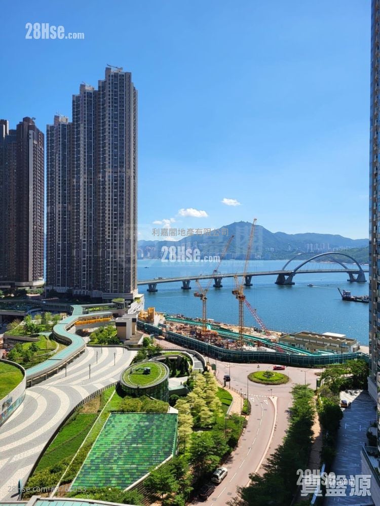 Hemera Sell 3 Bedrooms 819 ft²