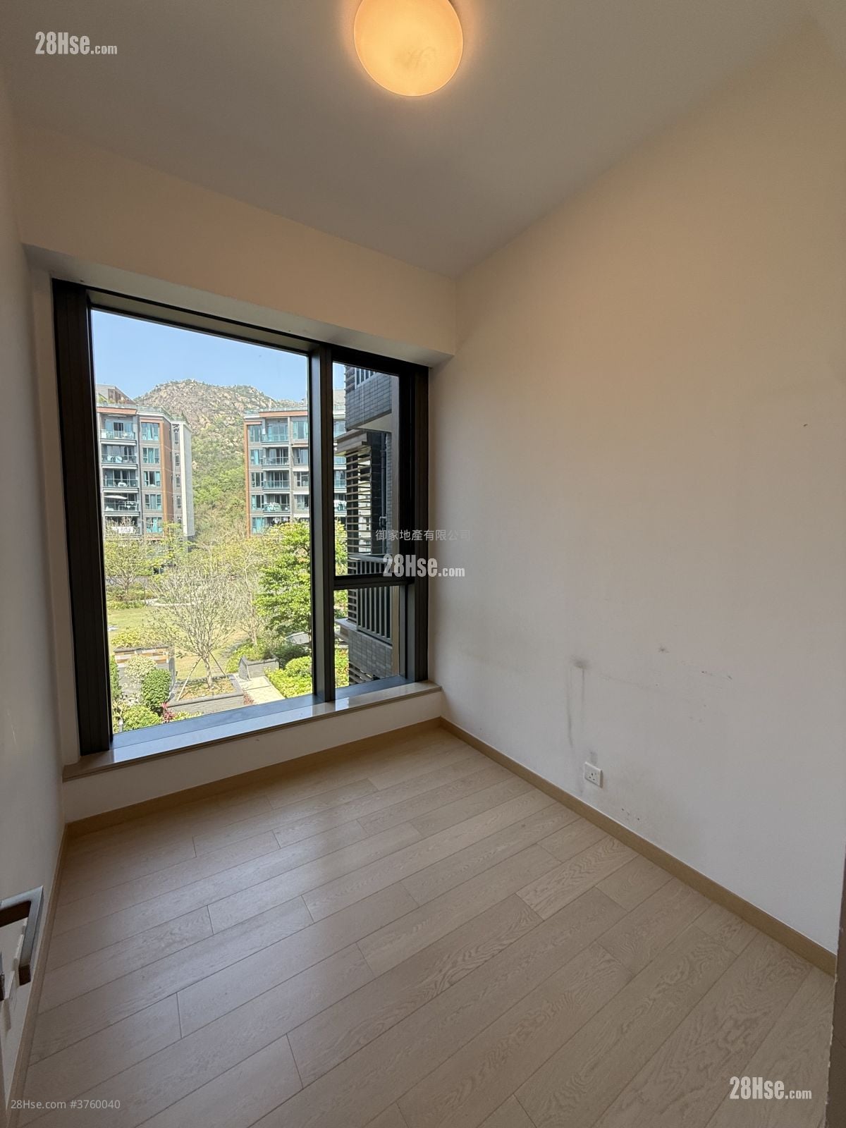 睡房 2: 满名山 售盘 4 房 , 3 浴室 1,398 平方尺