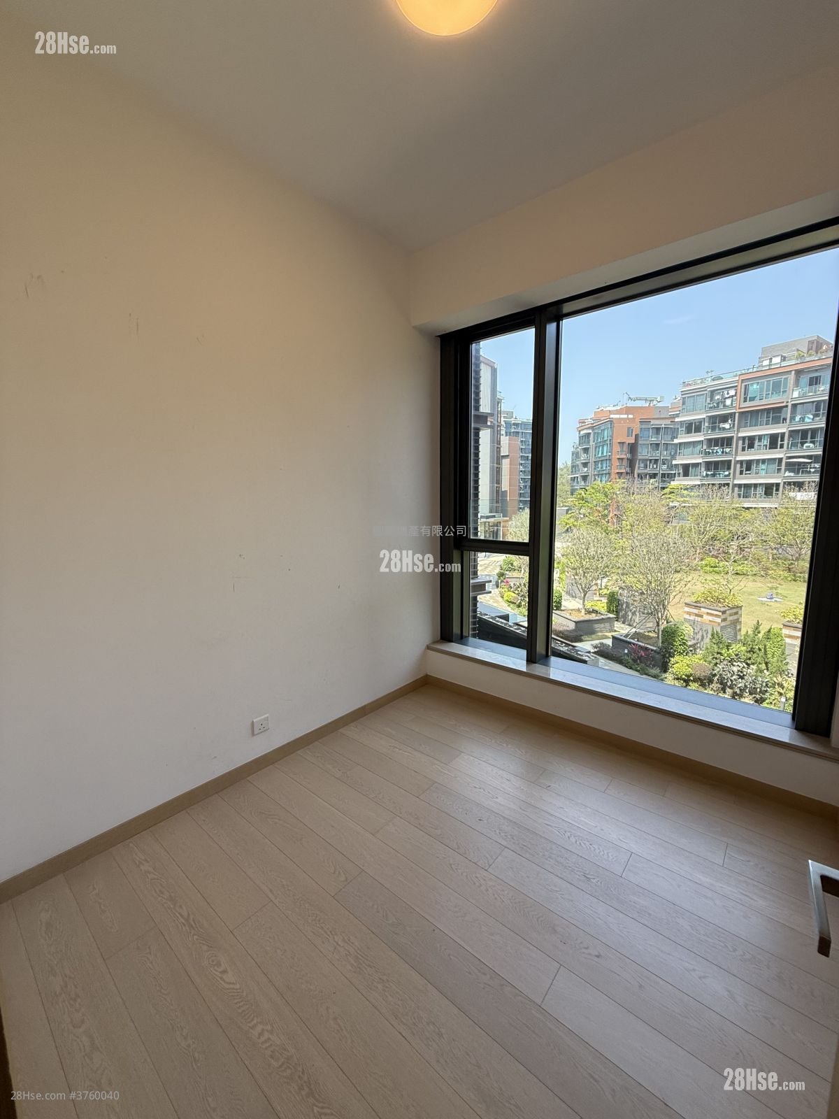 睡房 3: 满名山 售盘 4 房 , 3 浴室 1,398 平方尺