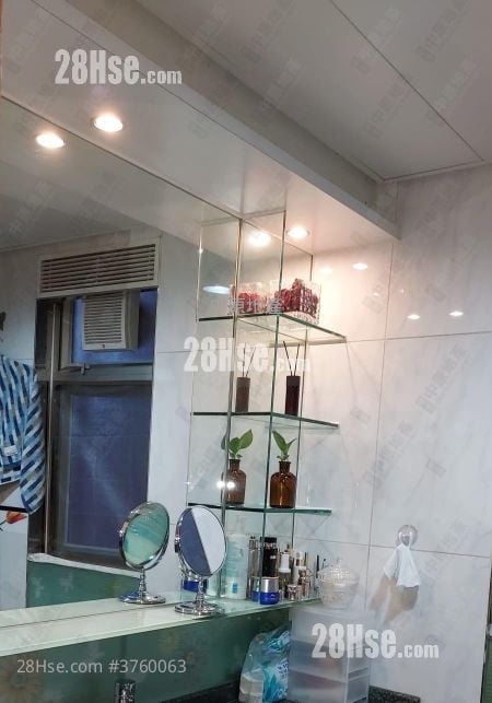 Yoho Town Sell 2 Bedrooms 393 ft²