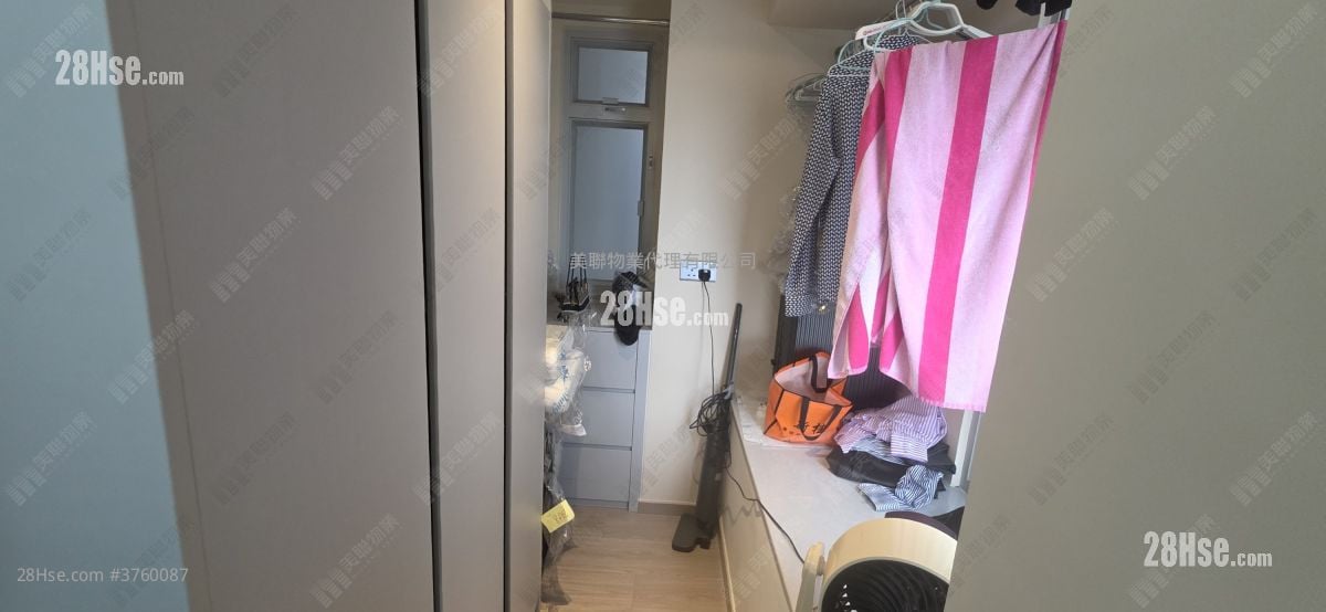 Hilton Plaza Sell 2 Bedrooms 274 ft²