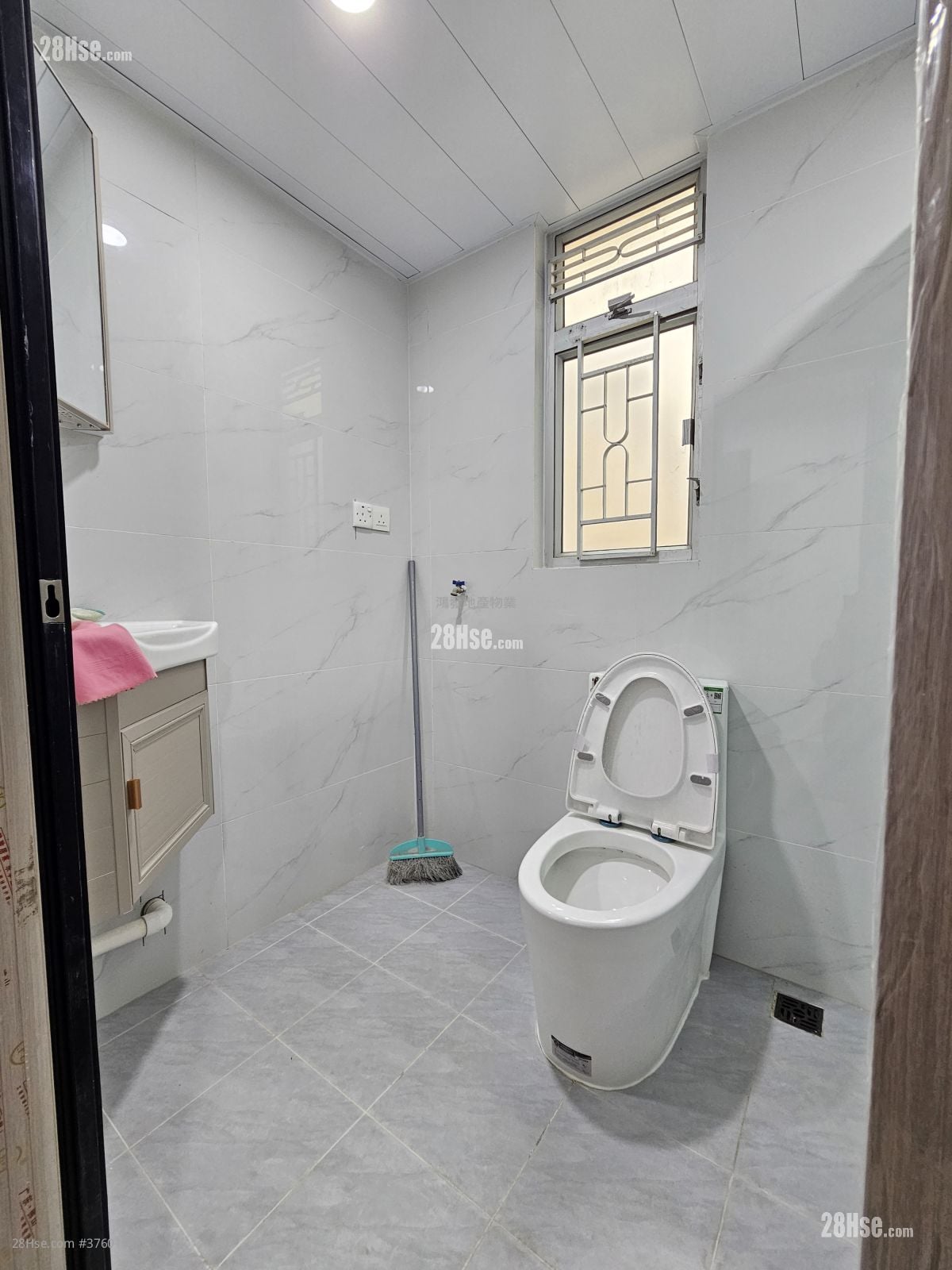 Cheung Shing Building Sell 2 Bedrooms , 1 Bathroom 509 ft²