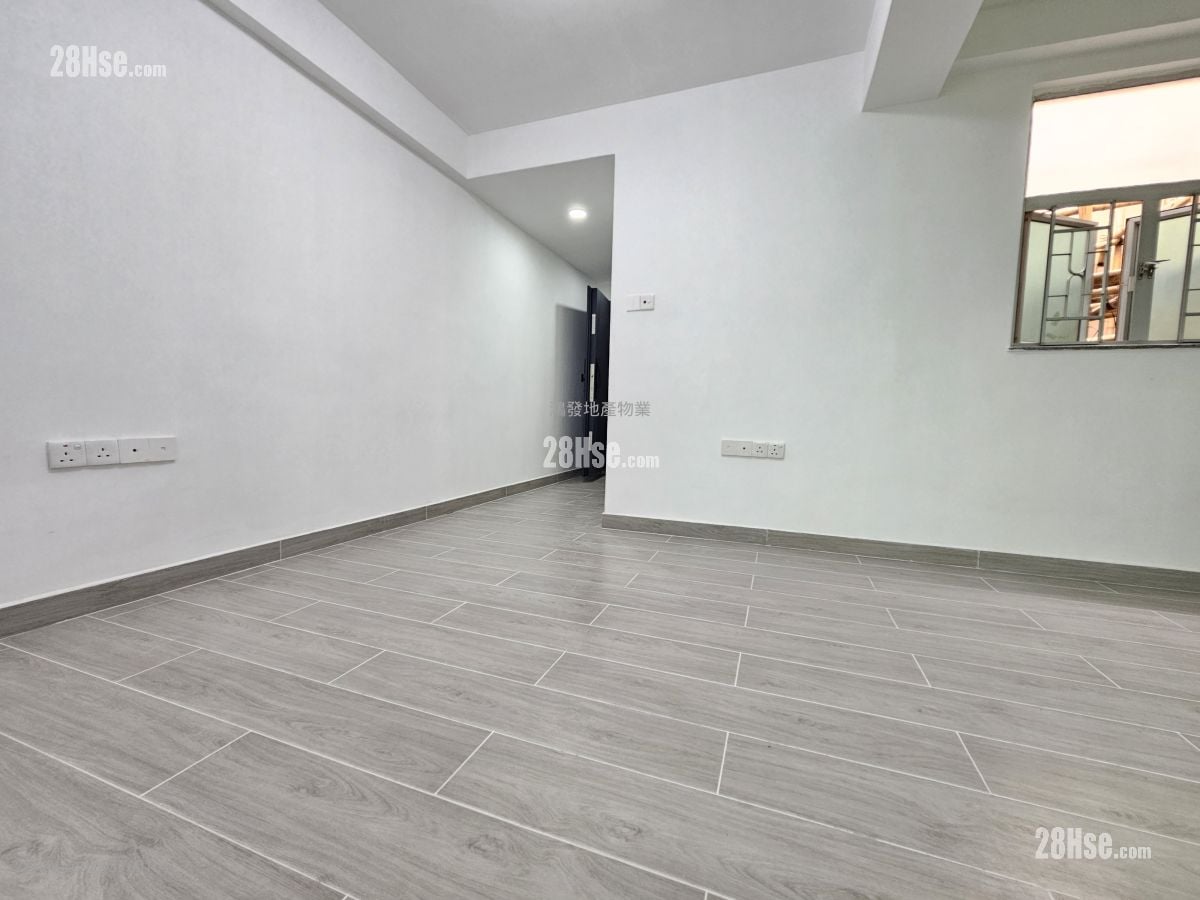 Cheung Shing Building Sell 2 Bedrooms , 1 Bathroom 509 ft²