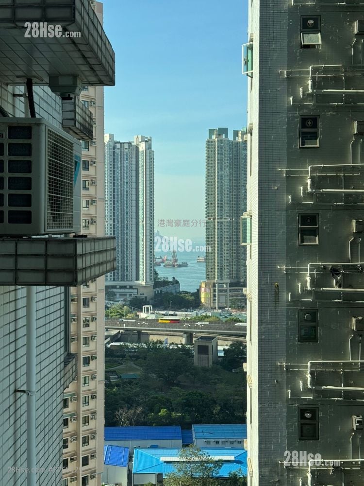 Metro Harbour View Sell 2 Bedrooms , 1 Bathroom 383 ft²