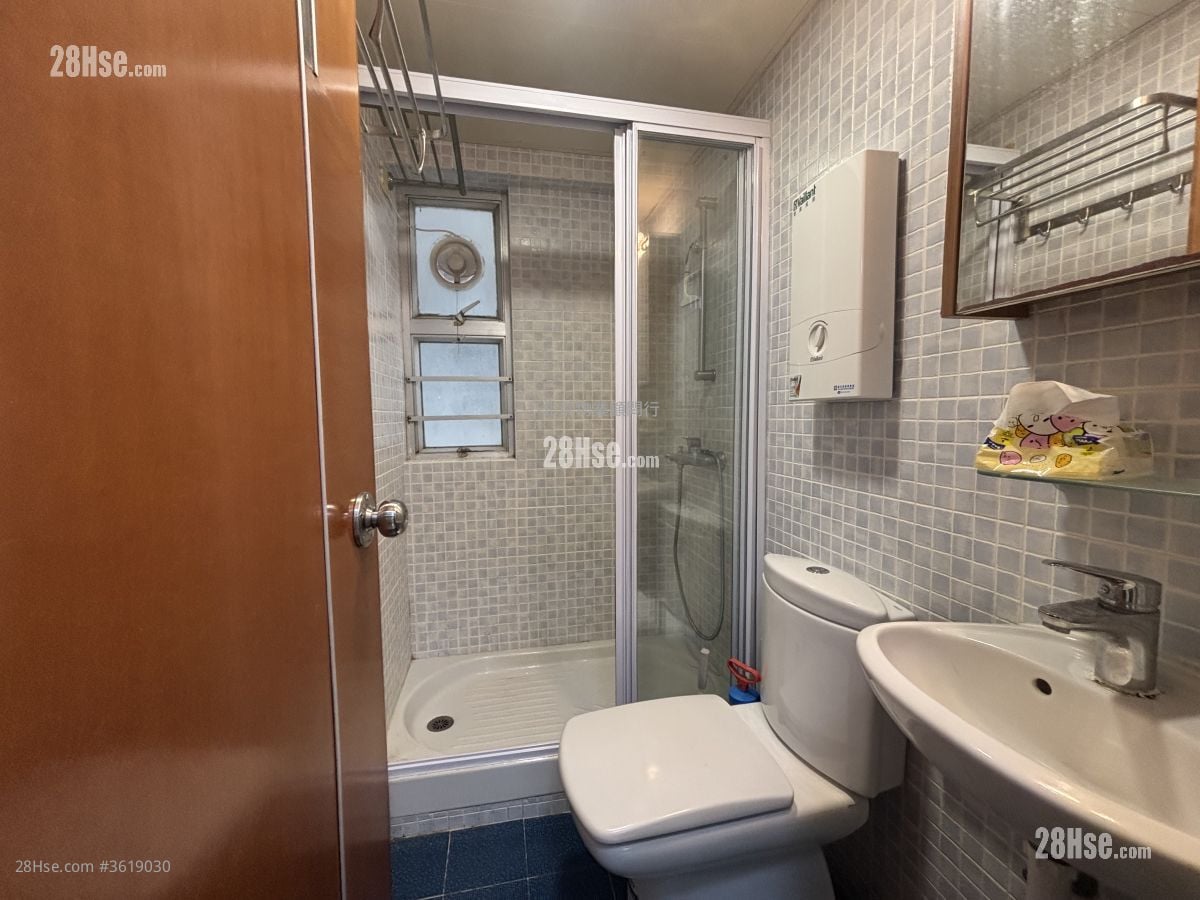 Westlands Court Rental 2 Bedrooms , 1 Bathroom 390 ft²