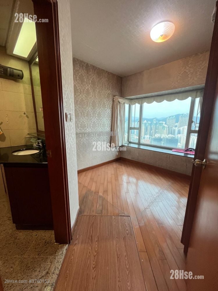 Sorrento Sell 3 Bedrooms 781 ft²