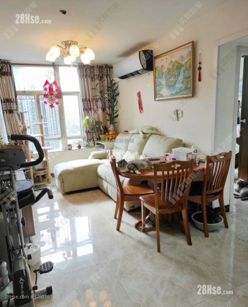 King Shing Court Sell 3 Bedrooms 603 ft²