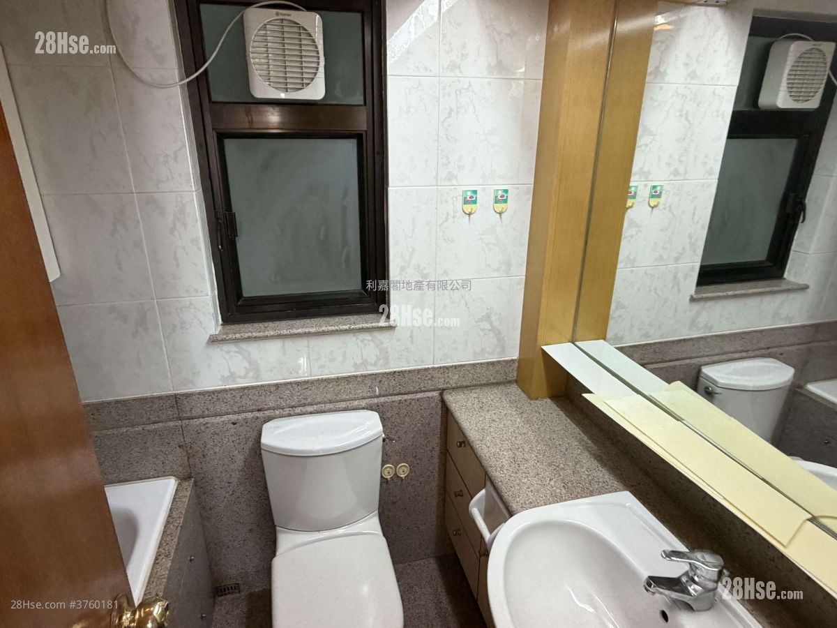 翰庭轩 售盘 3 房 681 平方尺