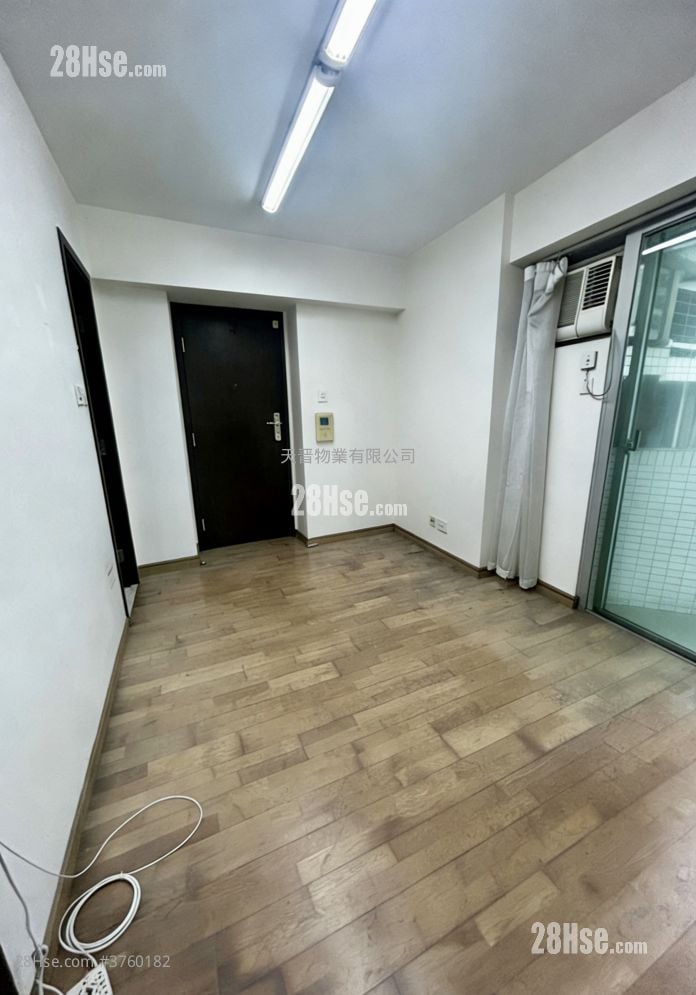 Grand Waterfront Sell 2 Bedrooms , 1 Bathroom 332 ft²