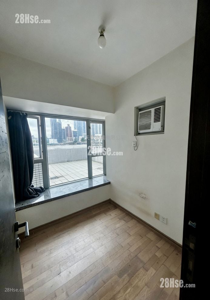 Grand Waterfront Sell 2 Bedrooms , 1 Bathroom 332 ft²