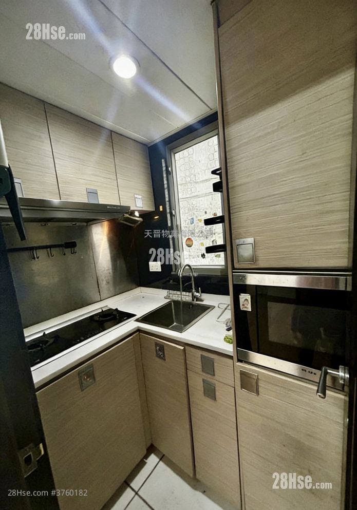 Grand Waterfront Sell 2 Bedrooms , 1 Bathroom 332 ft²