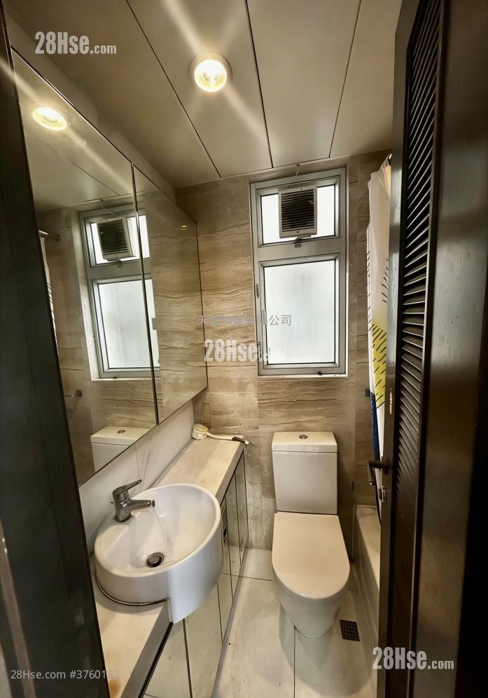 Grand Waterfront Sell 2 Bedrooms , 1 Bathroom 332 ft²