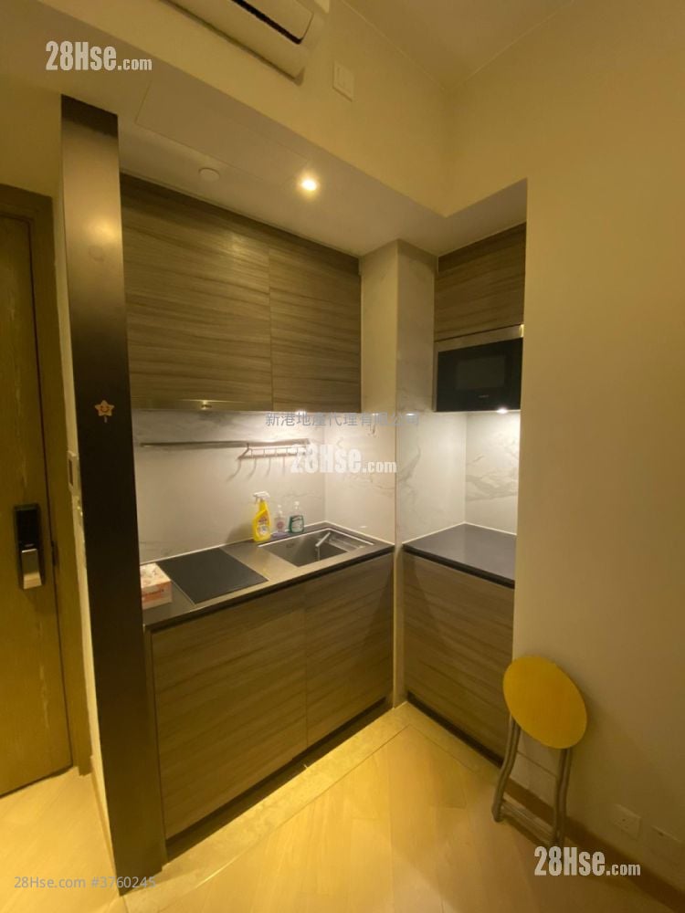 The Zutten Sell Studio , 1 Bathroom 191 ft²